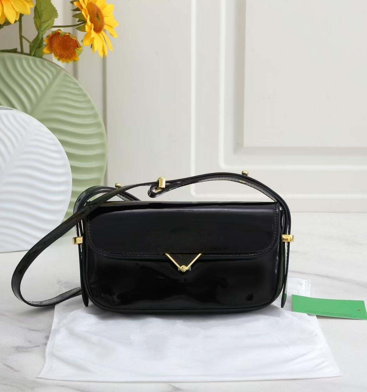High-Quality Black Leather Tot - đánh giá và giá Women Bags Prada