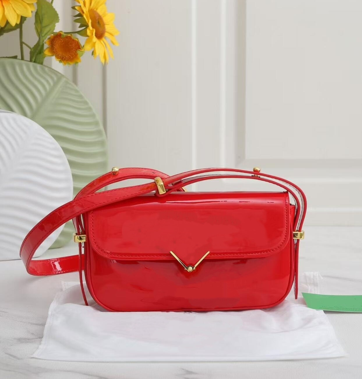 High-Quality Black Leather Tot - đánh giá và giá Women Bags Prada
