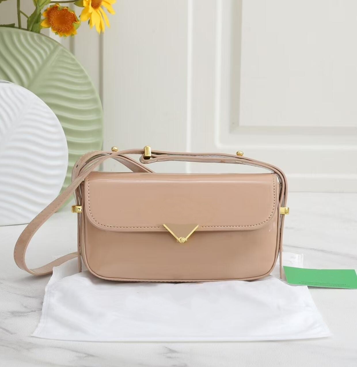 High-Quality Black Leather Tot - đánh giá và giá Women Bags Prada