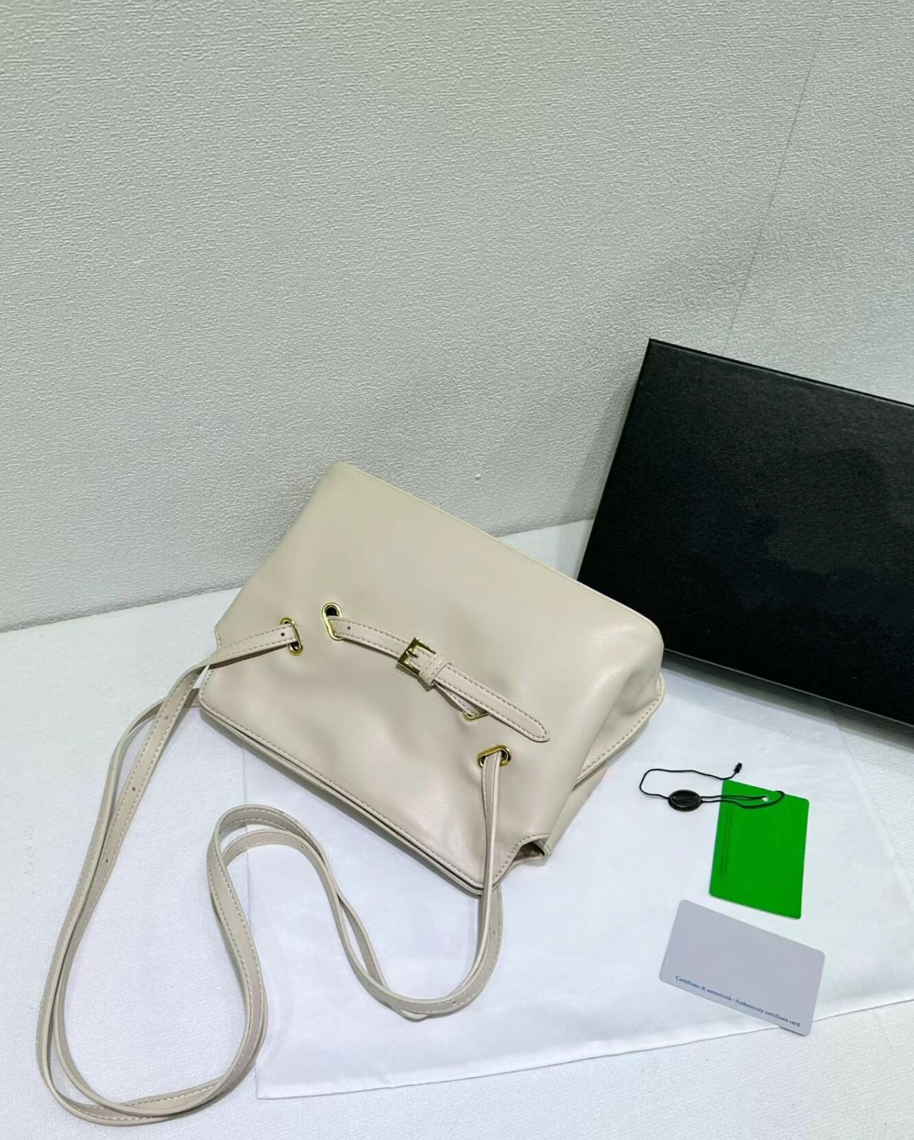 Classic Retro Brown Cowhide Bo - đánh giá và giá Women Bags Prada