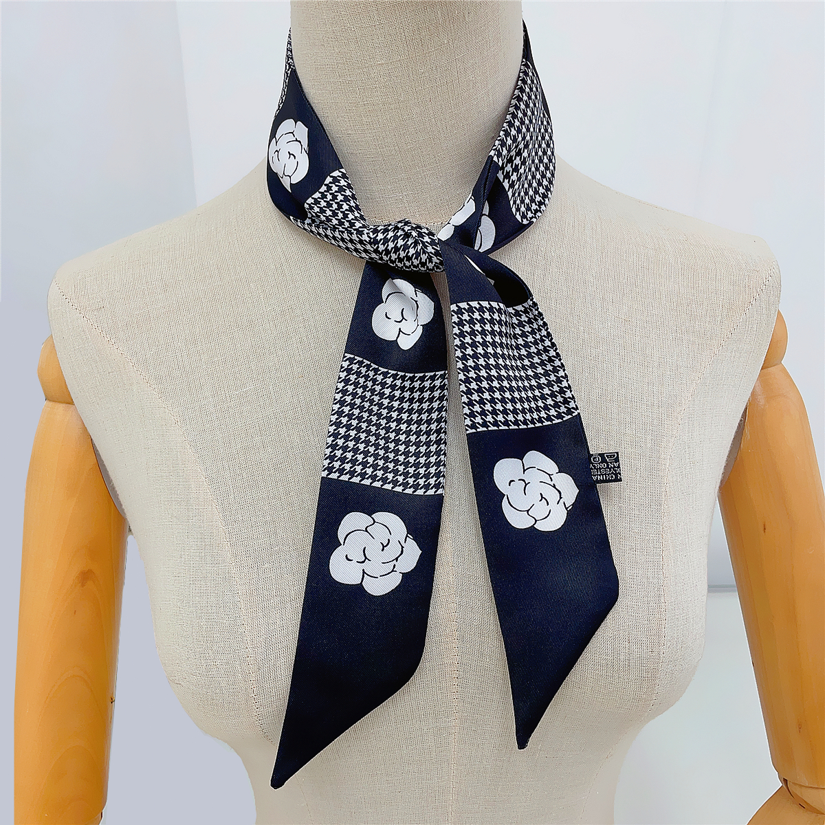 2023 Design Camellia Flower Br - đánh giá và giá Women Bags Online