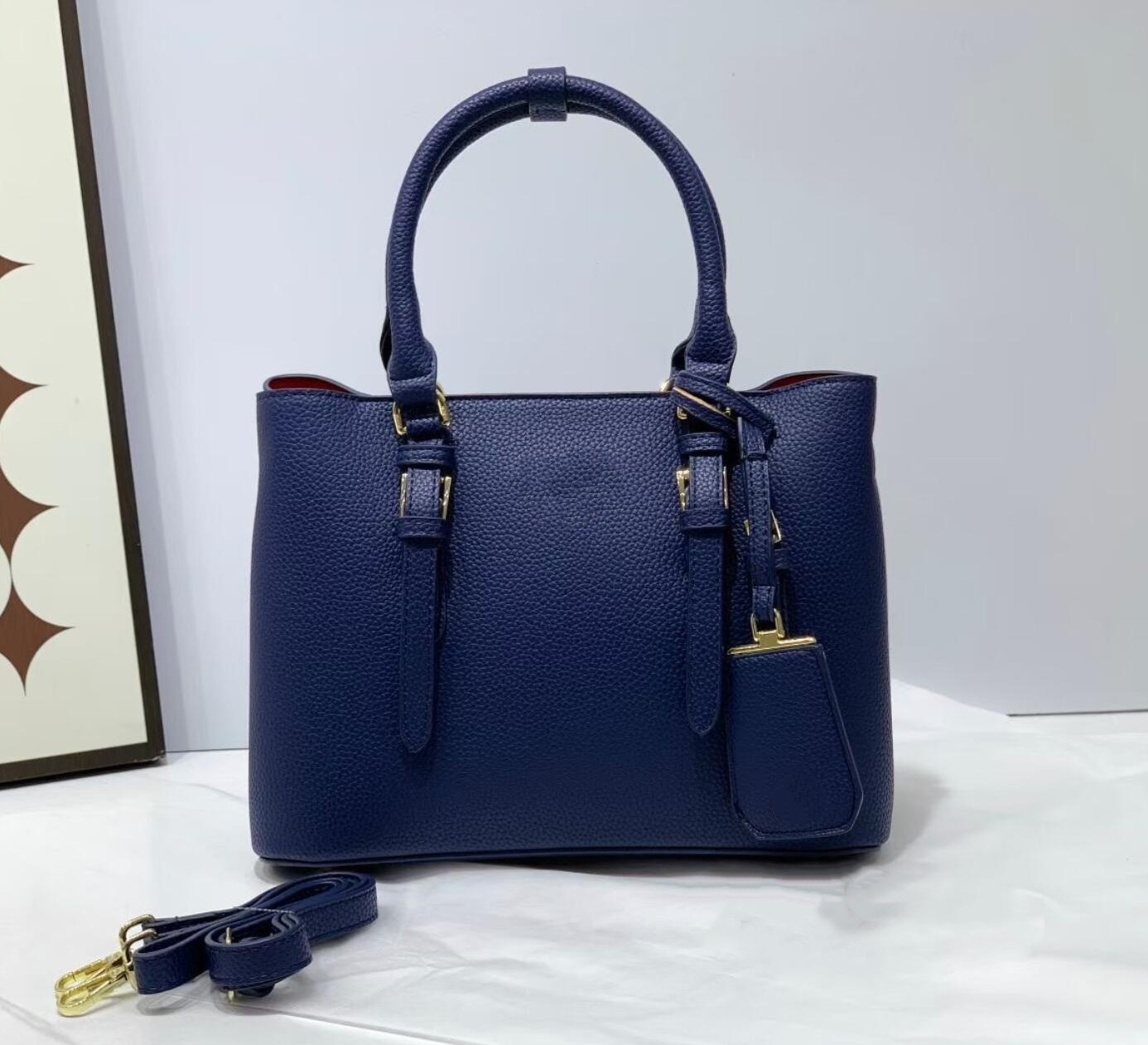 Black Leather Top Handle Tote  - đánh giá và giá Women Bags Prada