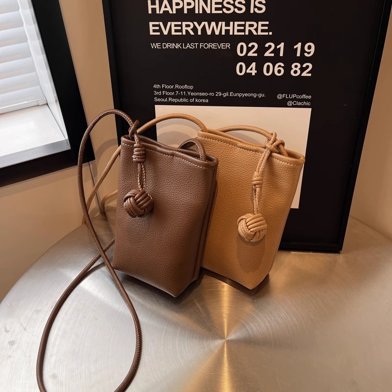 Versatile, Artistic, and Sligh - đánh giá và giá Women Bags Leather