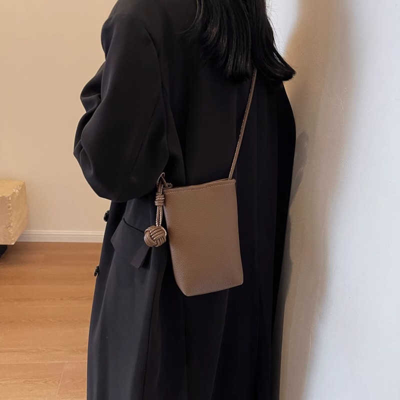 Versatile, Artistic, and Sligh - đánh giá và giá Women Bags Leather