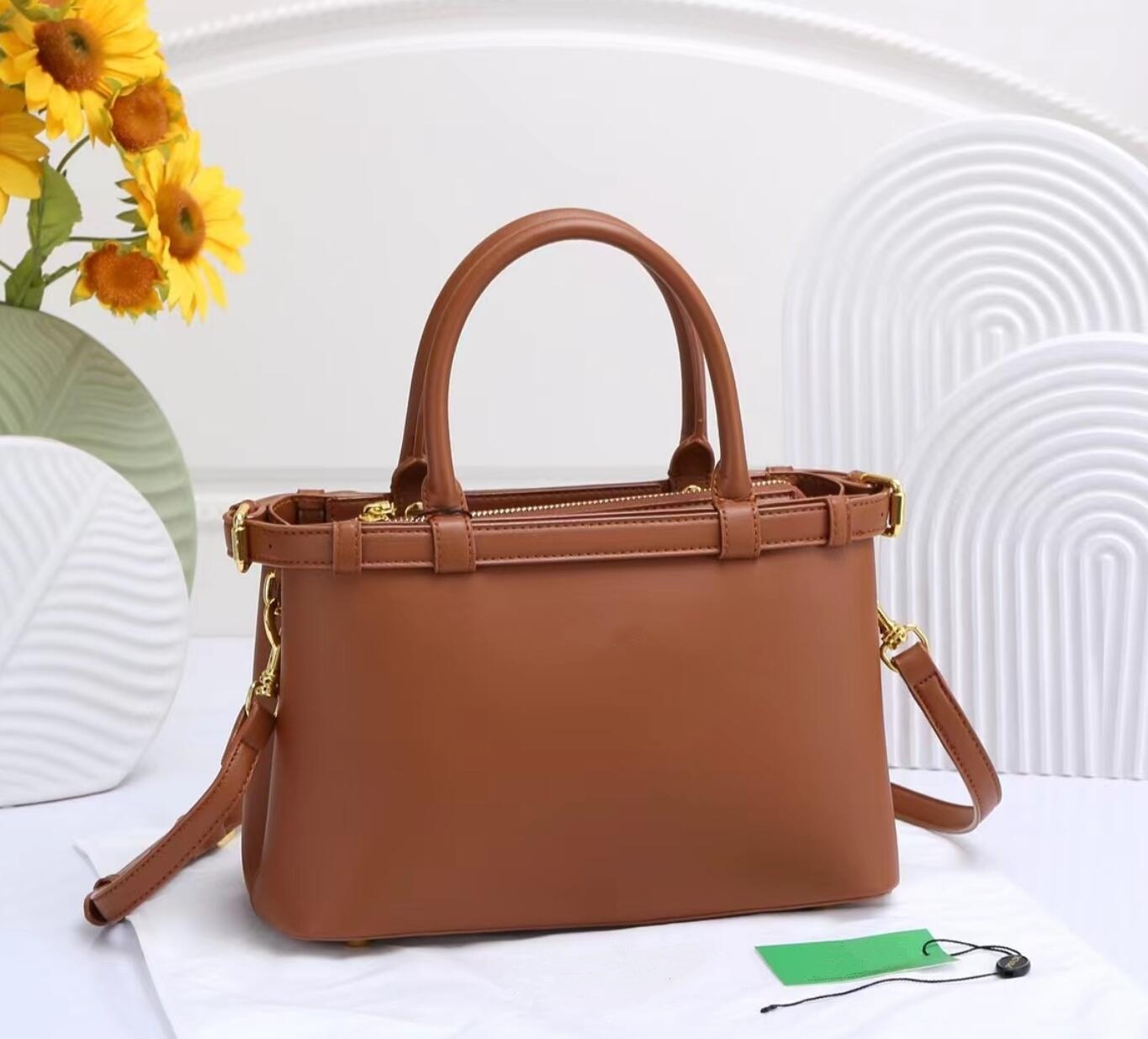 Daily Essential Brown Rectangu - đánh giá và giá Women Bags Prada