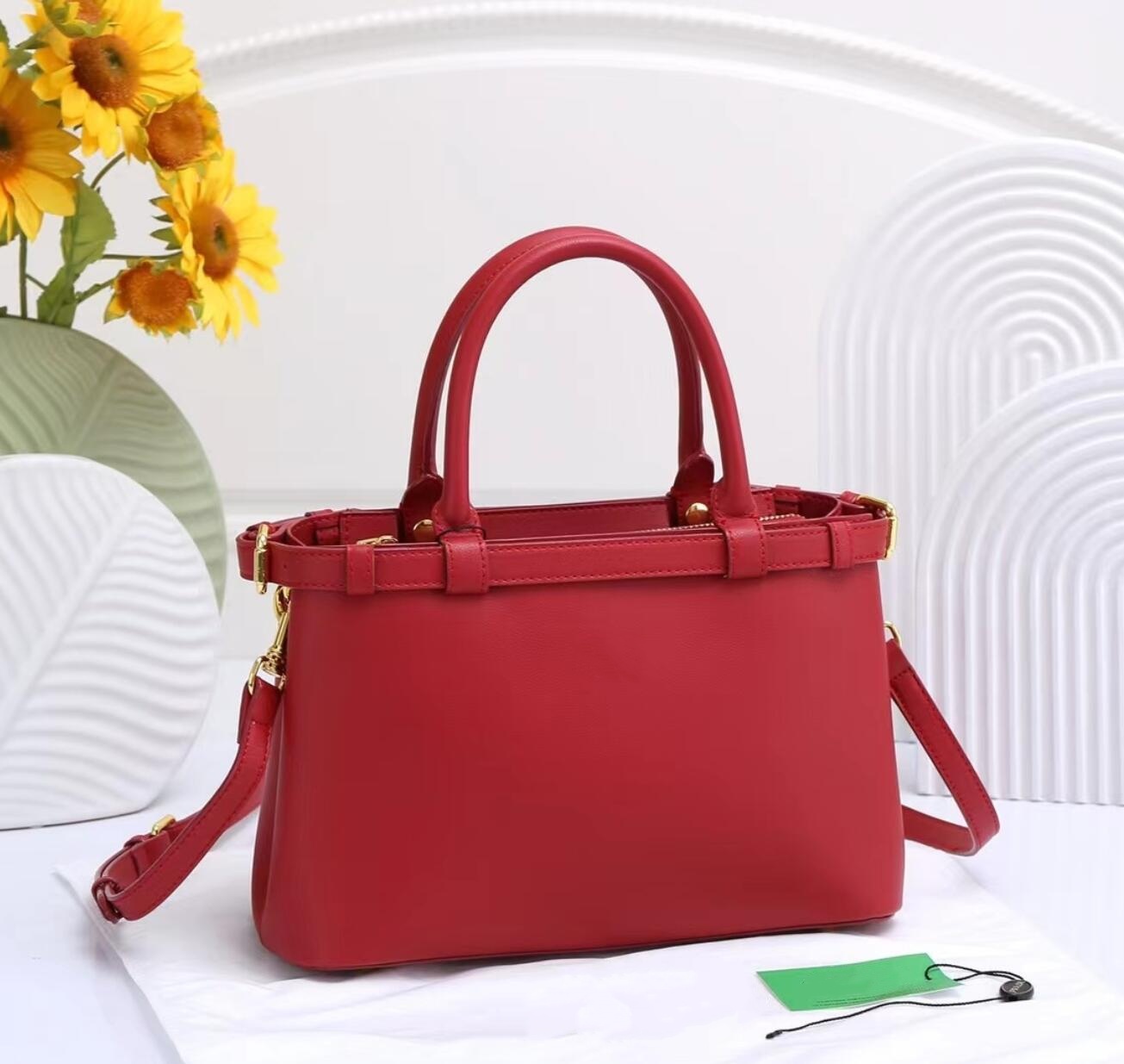 Daily Essential Brown Rectangu - đánh giá và giá Women Bags Prada